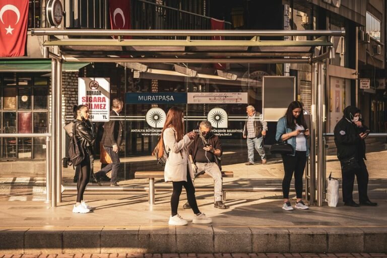 building strong online communities